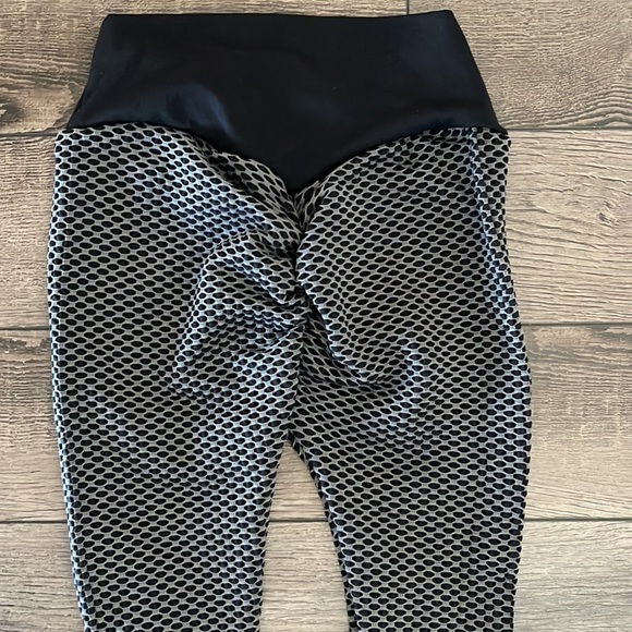 dark grey workout leggings - Picture 4 of 8